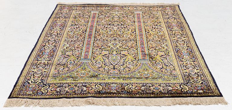 Matta, Ghom, part silk, ca. 195 x 127 cm.