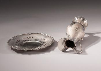 VINKANNA MED FAT, Italien, 1900-talets slut. Stämplade silver 800. Totalvikt 703 g.