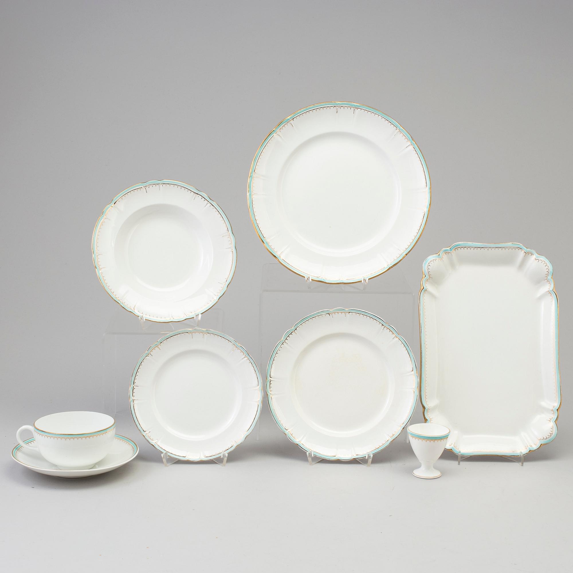 MATSERVIS, "Opak", Gustavsberg, 105 delar, flintgods, tillverkad 1895-1930.