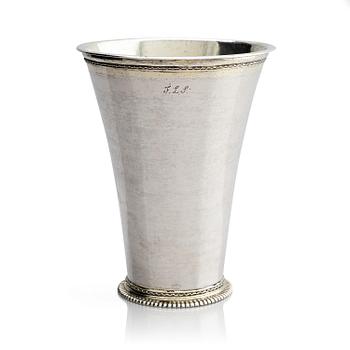 242. Lars Bäckman d ä, bägare, delvis förgyllt silver, Örebro (verksam 1712-1748 (1752)). Senbarock.