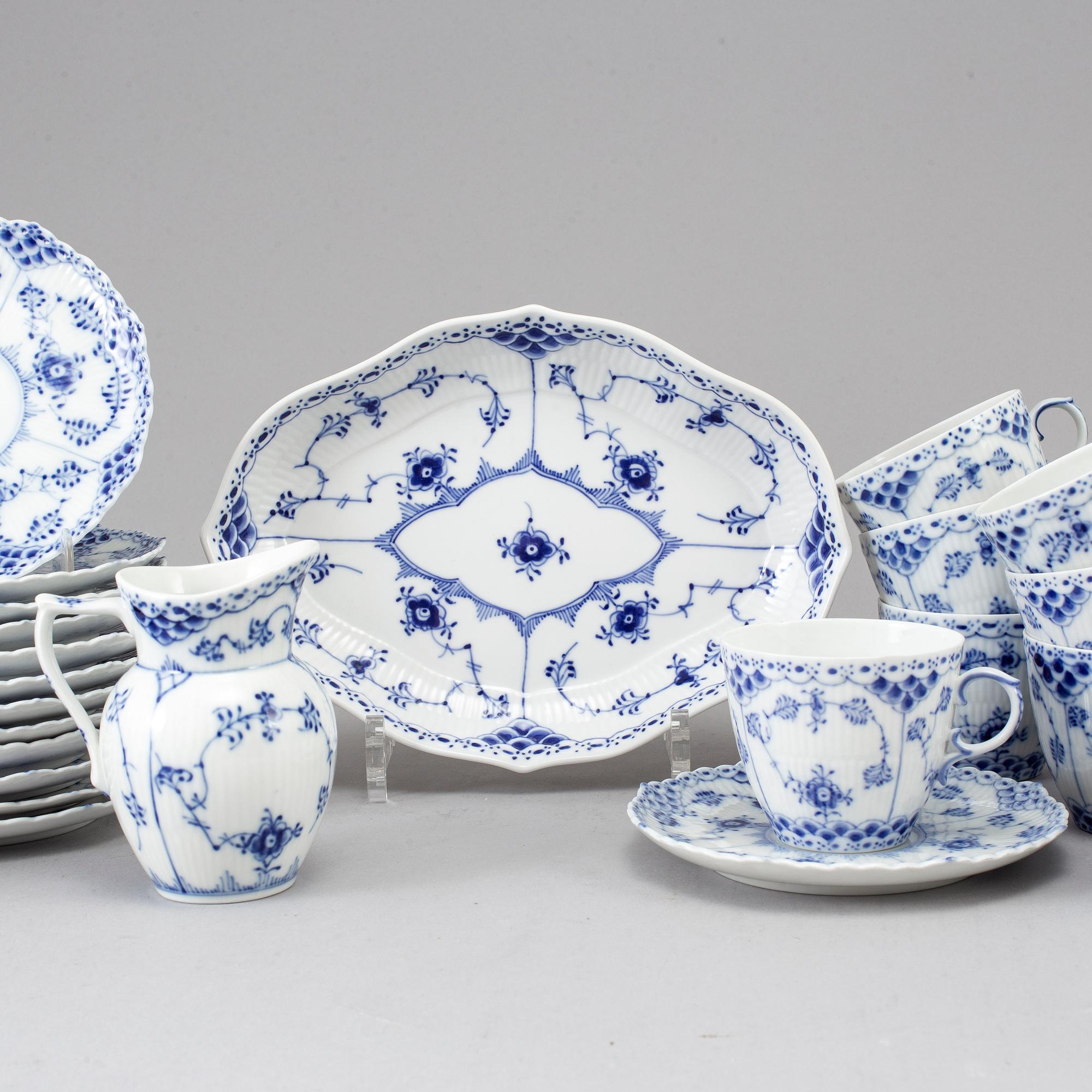 ROYAL COPENHAGEN, kaffeservis, 16 delar, porslin. "Musselmalet" Halvblonde, Danmark, 1900-talets andra hälft.