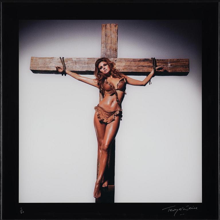 Terry O'Neill, "Raquel Welch on the Cross, Los Angeles, 1970".