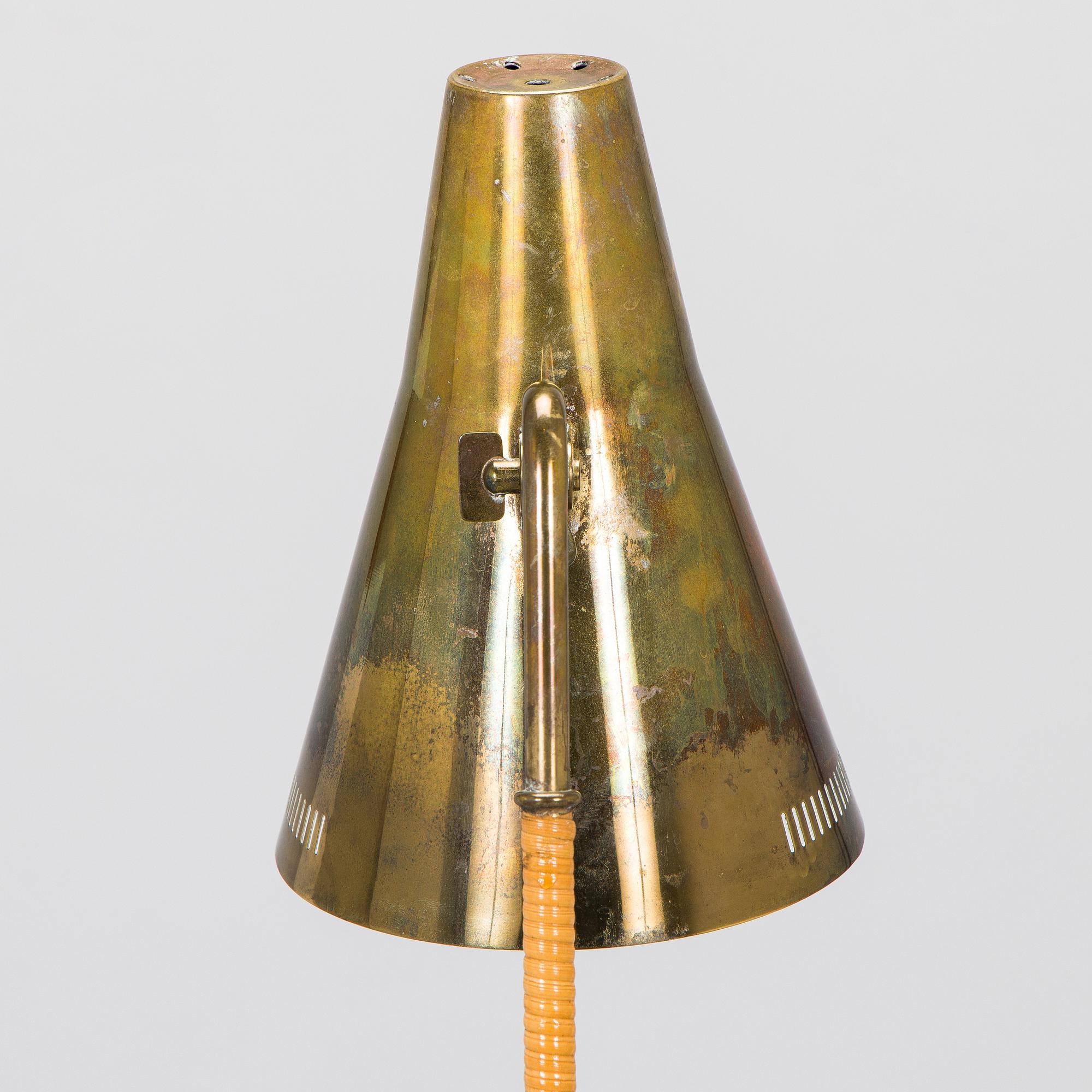 Paavo Tynell, golvlampa, modell 9628 för Idman 1900-talets mitt.