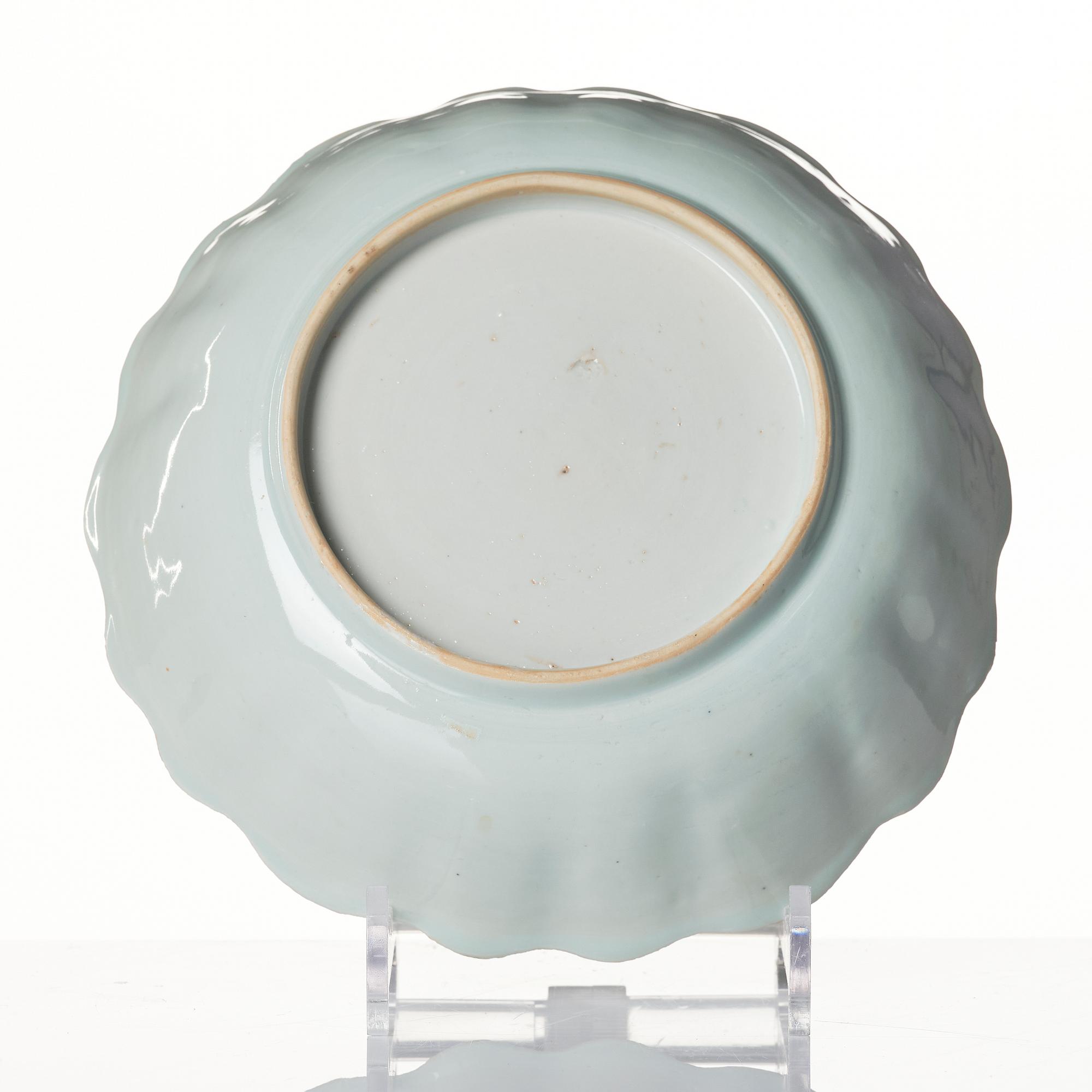 A blue and white bowl and six dessert dishes, Qing dynasty, Qianlong (1736-95).