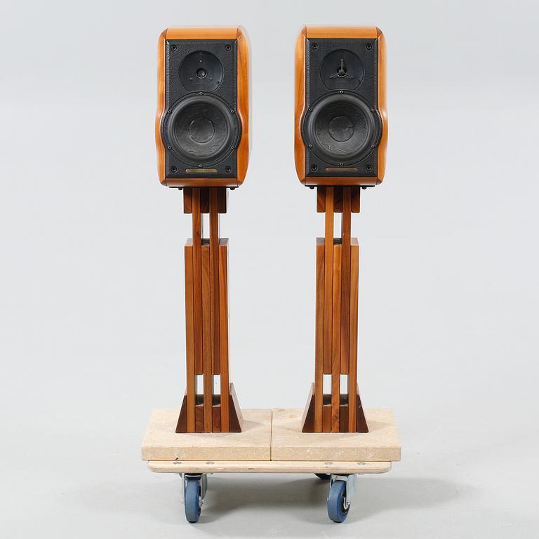 A pair of Electa Amator II speakers by Sonus Faber from Italy.