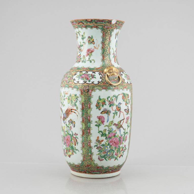 A porcelain vase, Canton, China, 19th century.