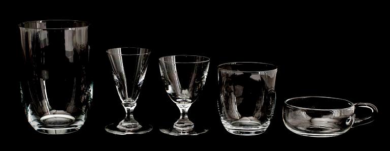 GLASSERVIS, ca 115 delar, Strömbergshyttan, 1900-talets första hälft.