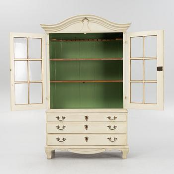 A Rococo style vitrine cabinet, 19th century.