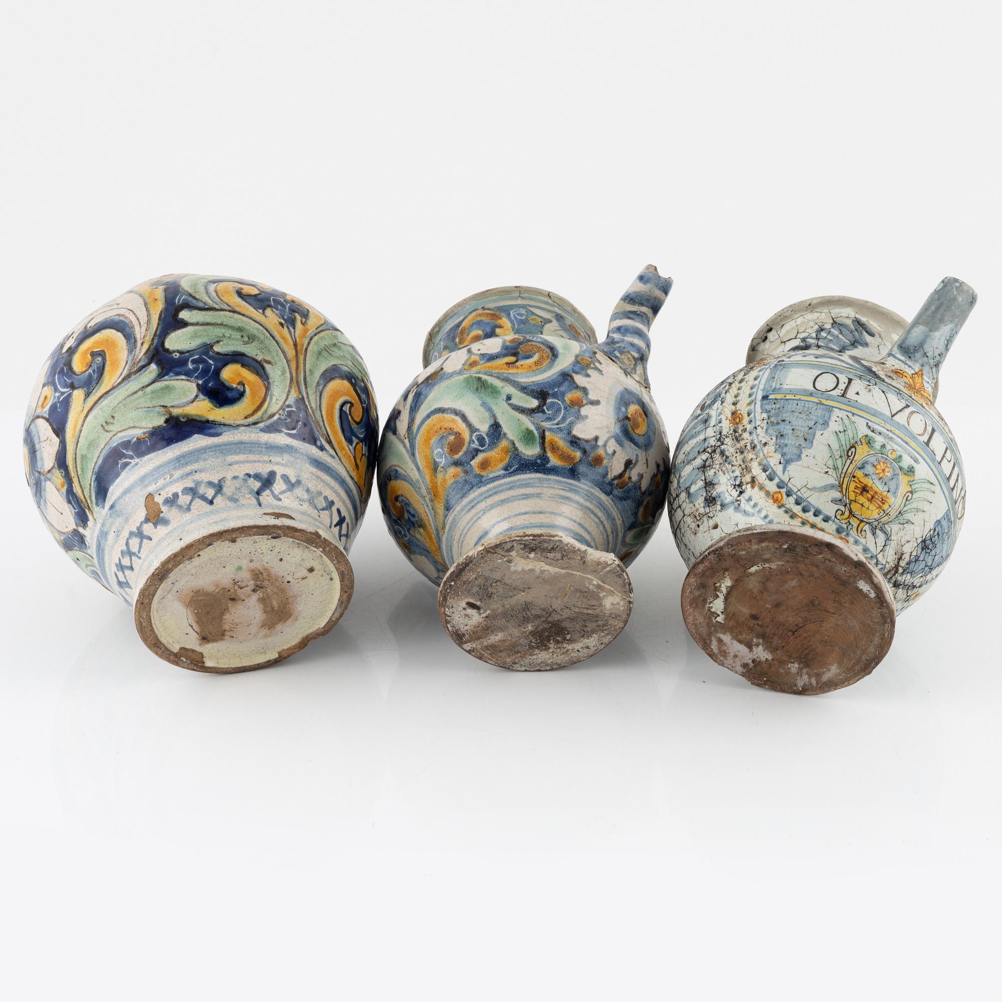 Seven earthenware apothcahry jars, southern Europe, 18th/19th century.