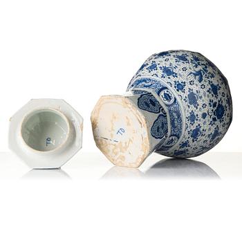 A large blue and white faience jar, Delft, 18th century.