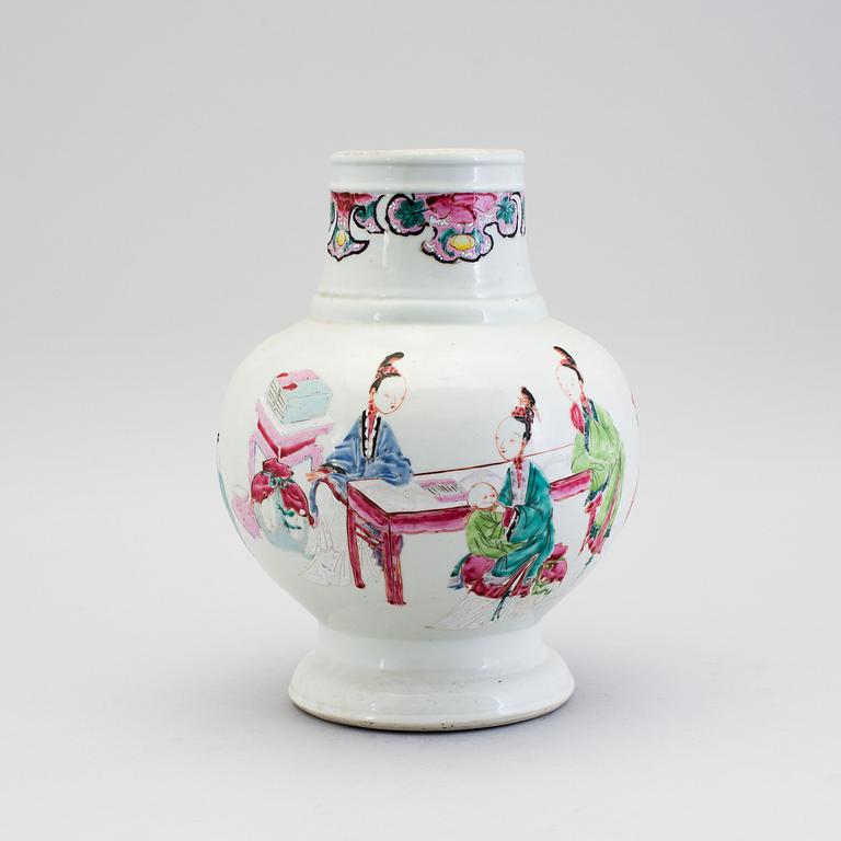 A famille rose porcelain vase, Qing dynasty, Yongzheng (1723-1795).