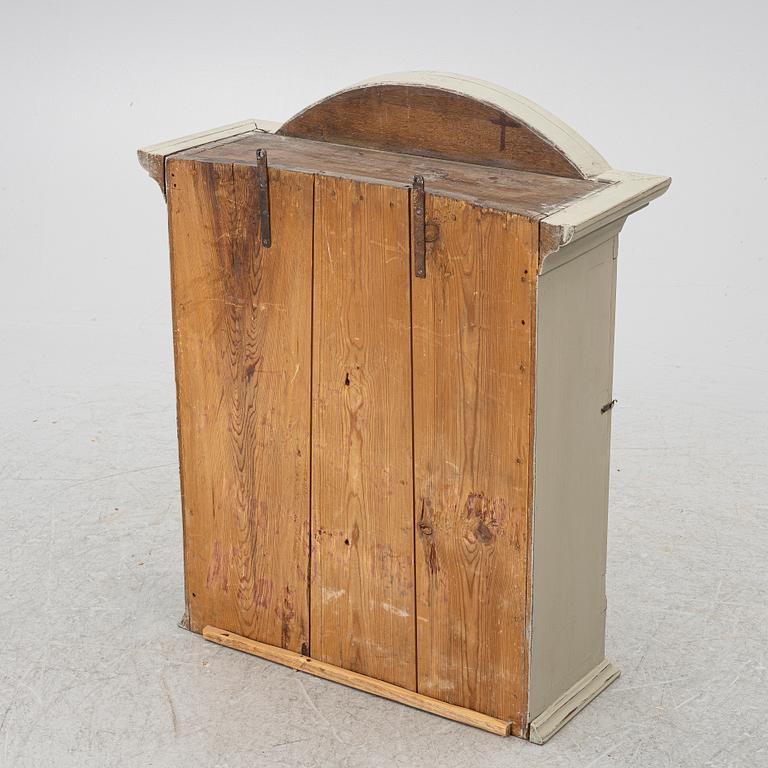 Wall cabinet, early 19th century.