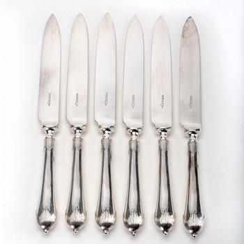 A set of 12 English epns dessert knives first half if the 20th century.