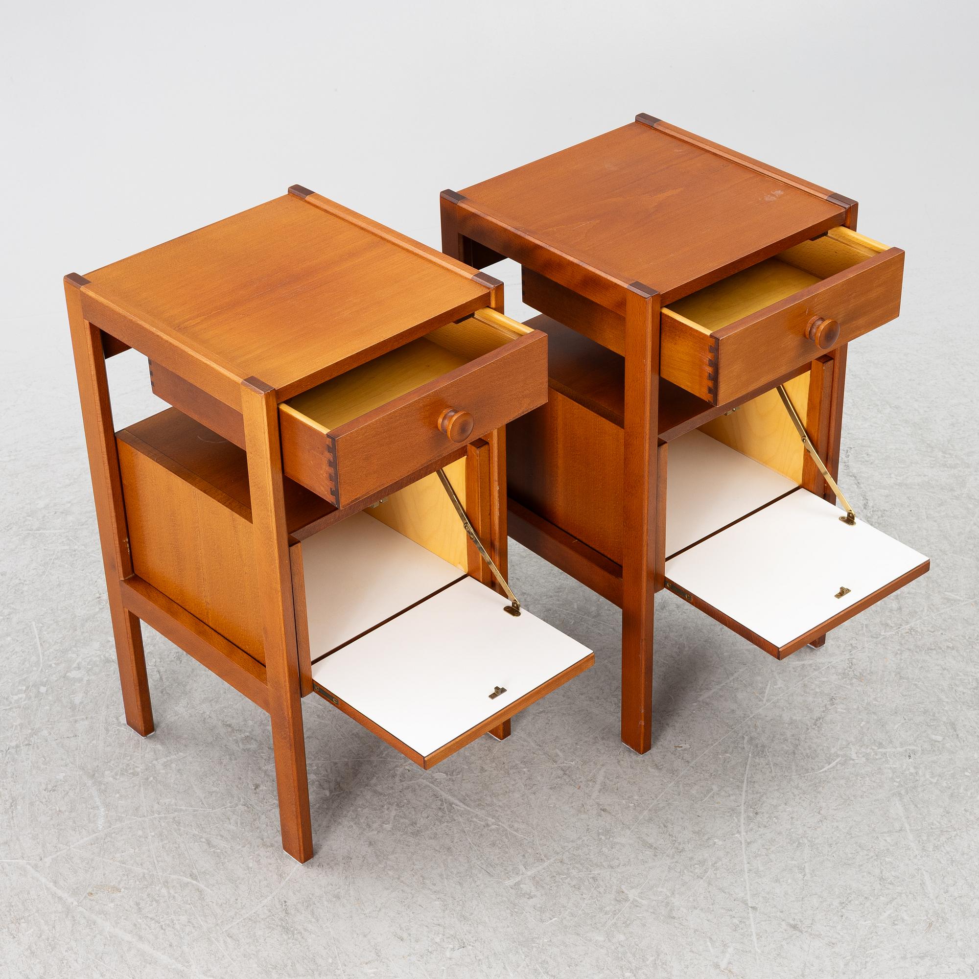 Sängbord, ett par, Nordiska Kompaniet, 1900-talets slut.