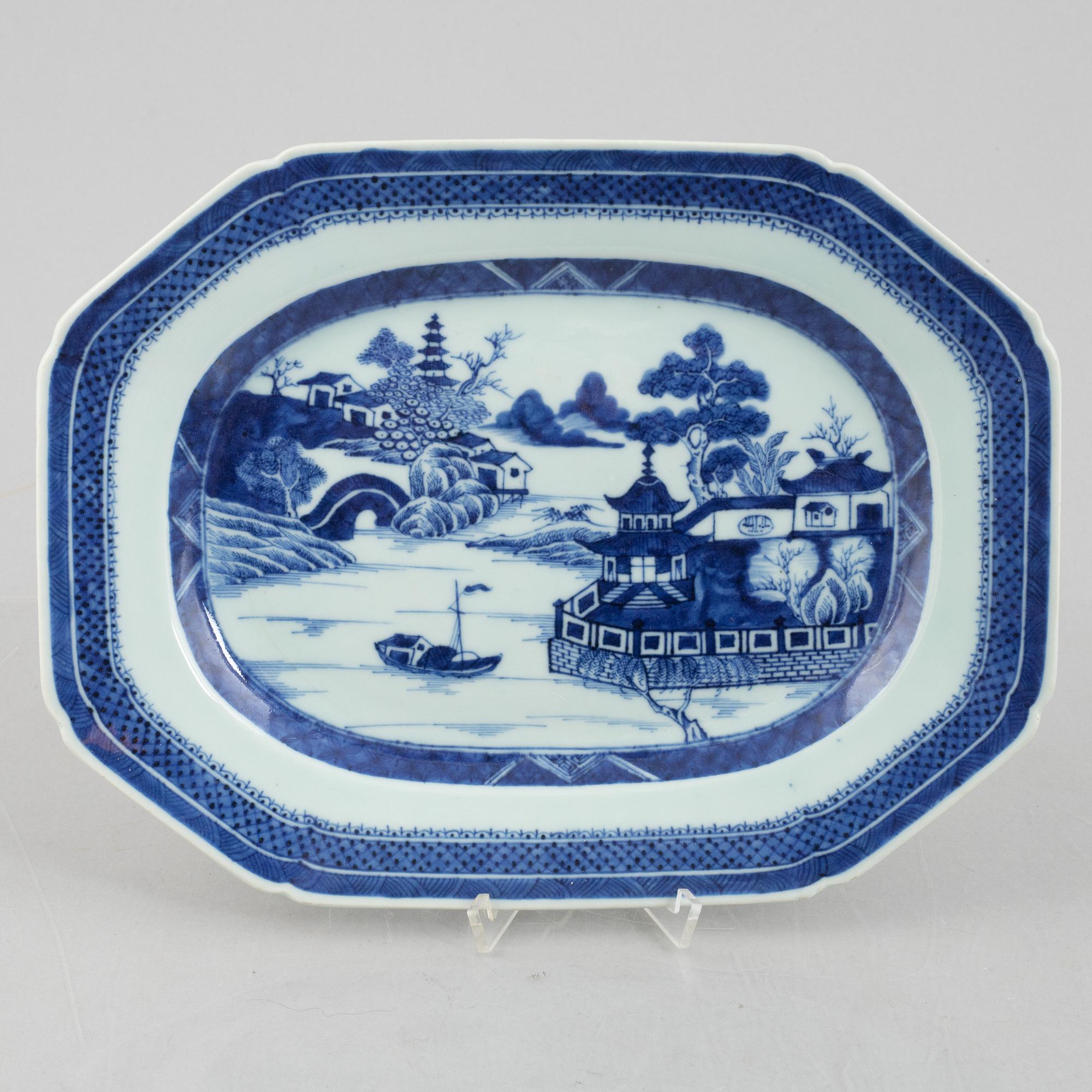 Seven export porcelain serving dishes, China, Jiaqing (1796-1820),.