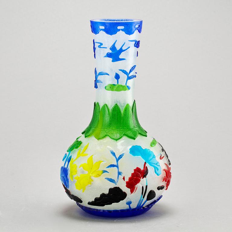 VAS, pekingglas, Kina, 1900-tal.