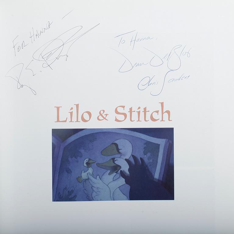 FILMBÖCKER MED AUTOGRAFER, 3 st, bla sign av Roy Disney och Brad Bird.