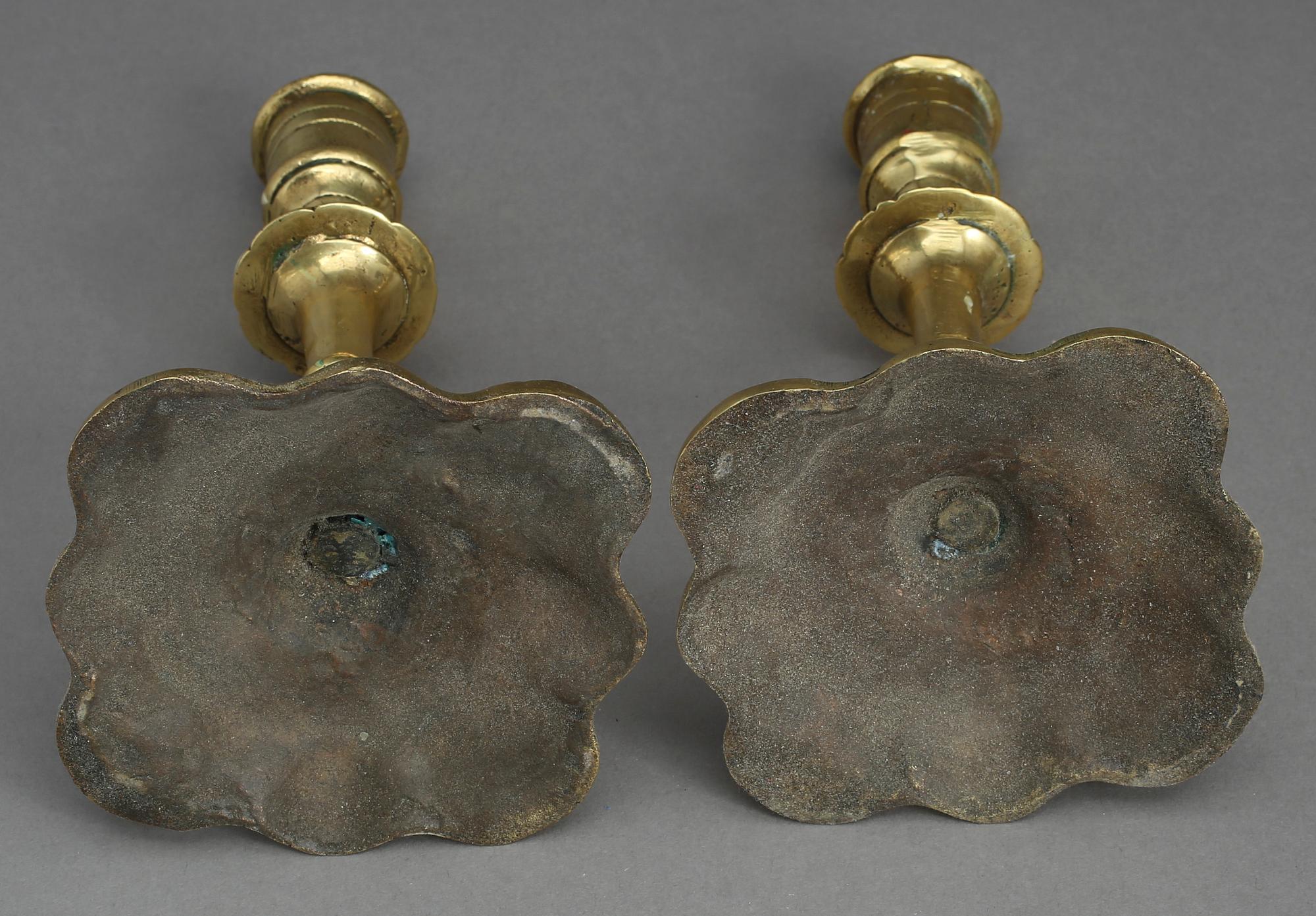 LJUSSTAKAR, ett par, mässing, Barock, 1700-tal.