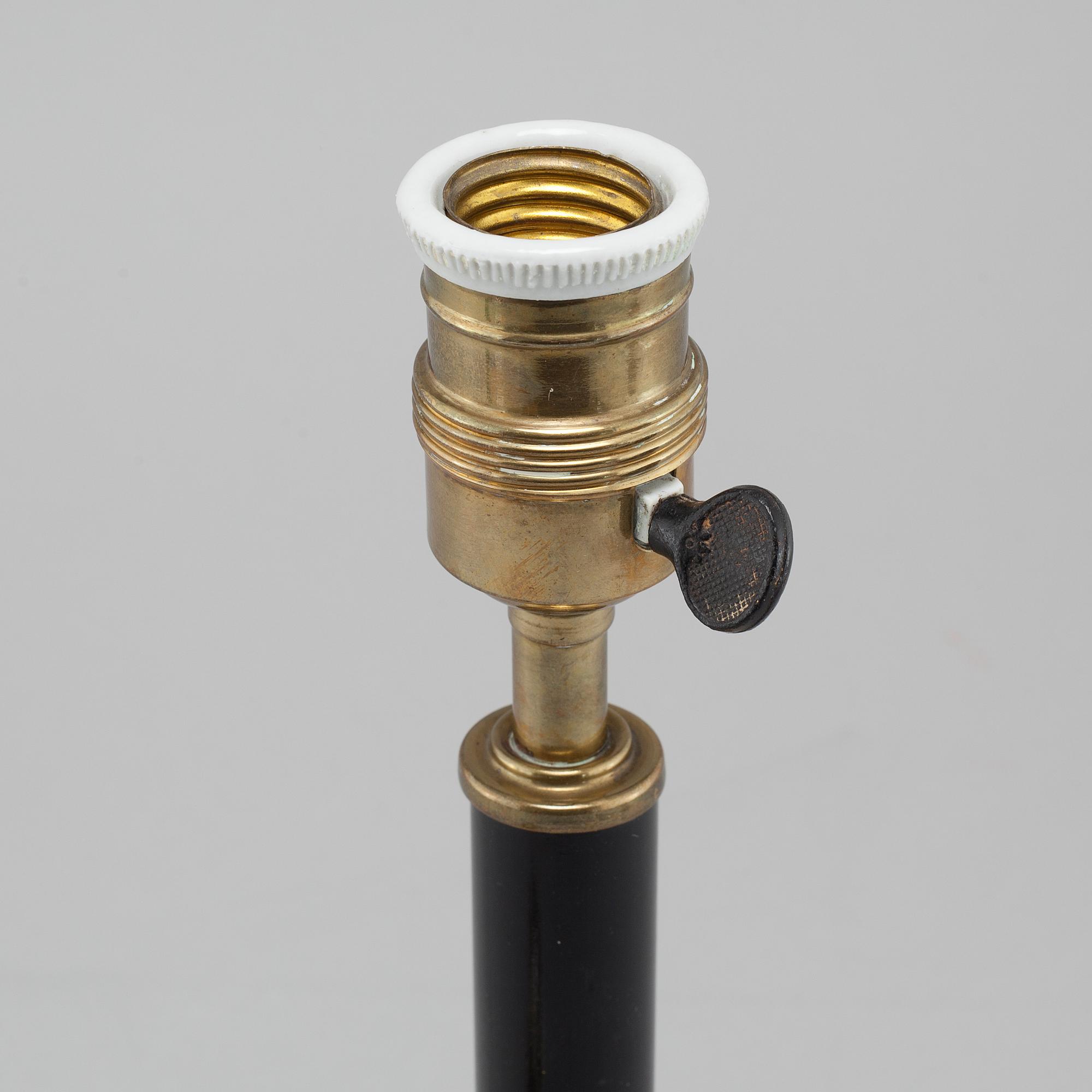 A mid 20th century table lamp.