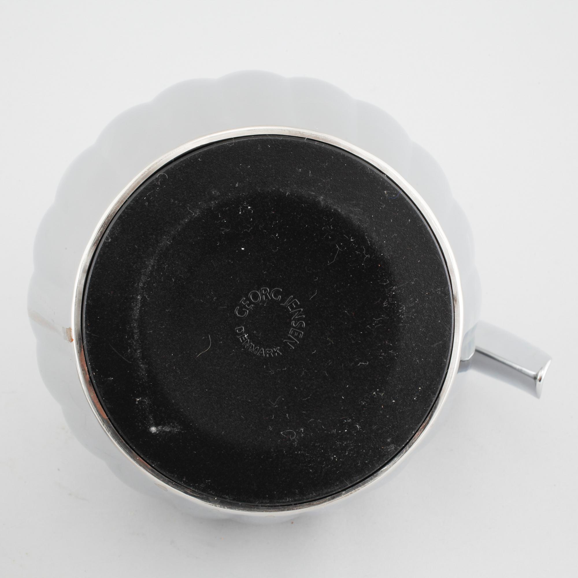 TERMOSKANNA samt PÅSKÄGG, 2 st, rostfritt stål, delvis Sigvard Bernadotte, Georg Jensen, 2000-tal.