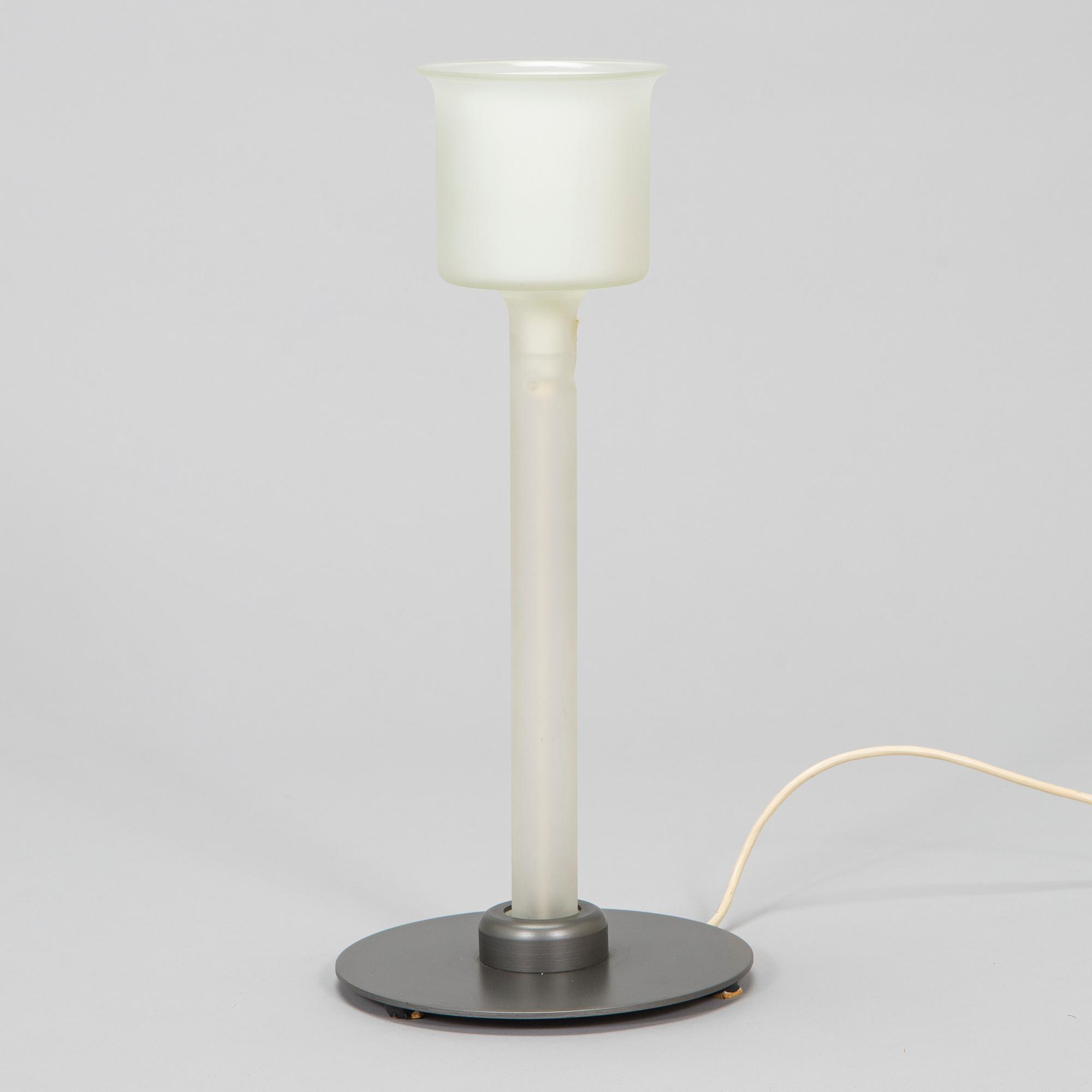 Piero Castiglioni & Roberto Menghi, pöytävalaisin, "Canna", Fontana Arte, Italia.