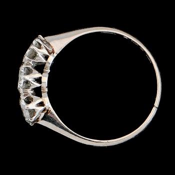 RING, 18K vitguld, CG Hallberg 1931, briljantslipade diamanter tot ca 1.20 ct. Vikt ca 3 g.