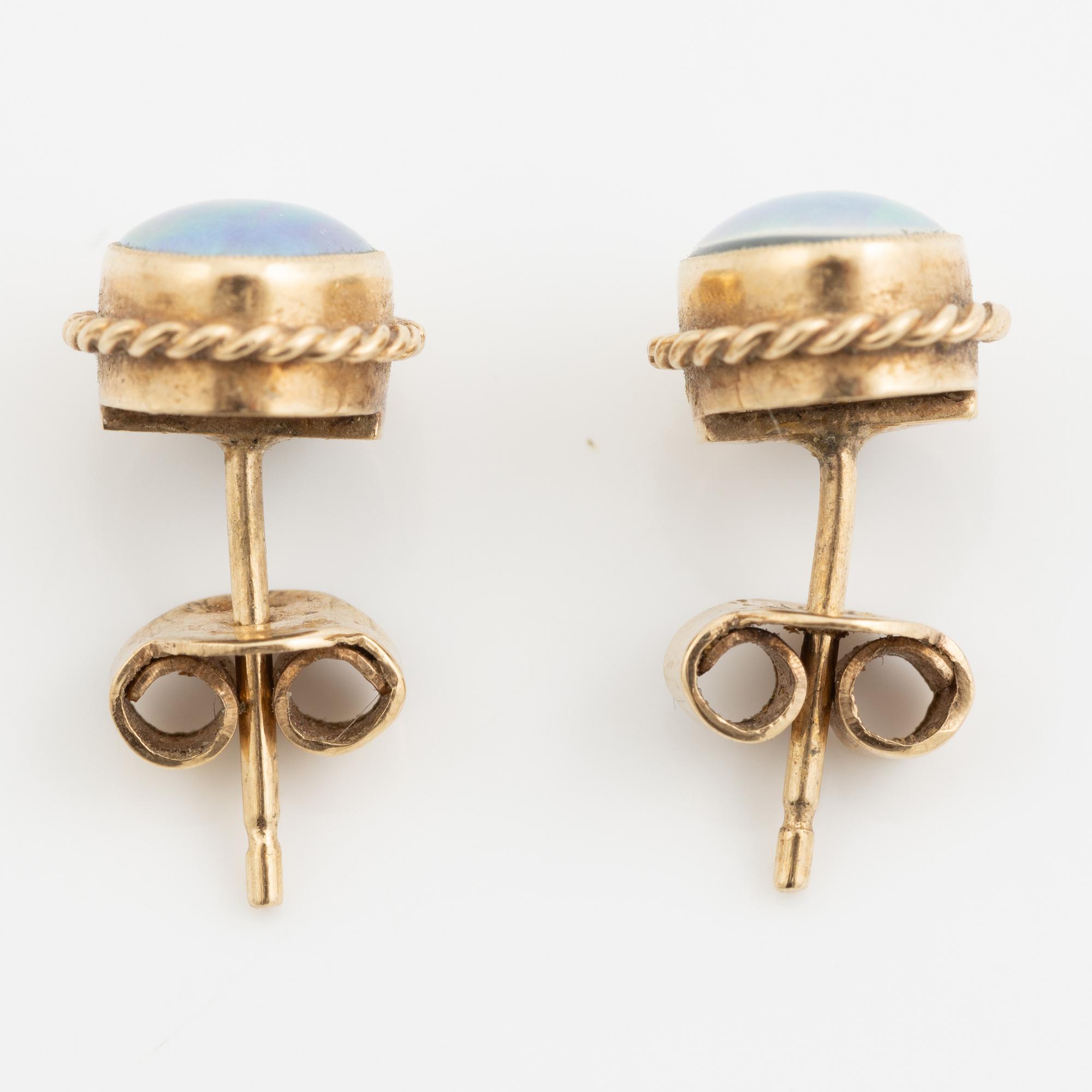Earrings, a pair, 10K gold with opals.