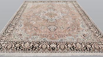 A silke Kashmir carpet, ca 332 x 241 cm.