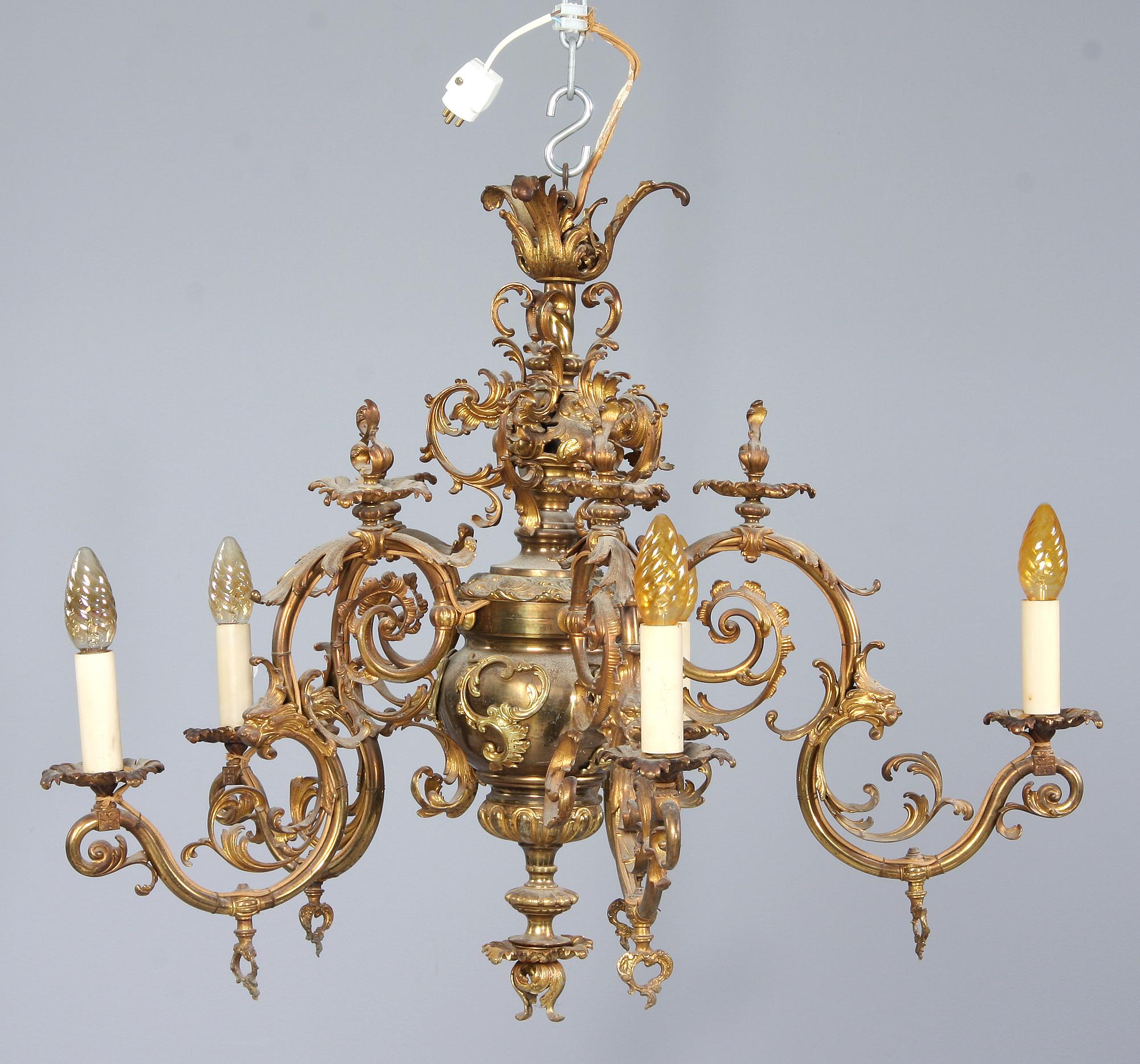 LJUSKRONA, renässansstil, 1900-tal. H 60.