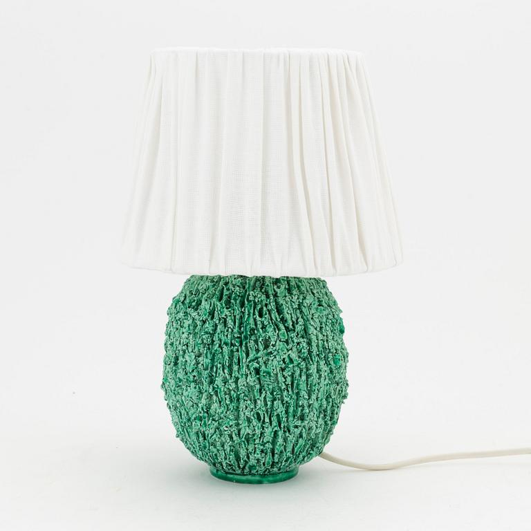 Gunnar Nylund, bordslampa, chamotterat stengods, "Igelkott", Rörstrand.