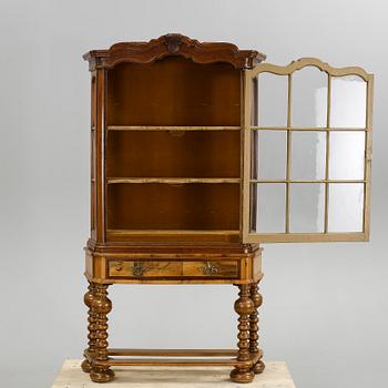 VITRINSKÅP, rokoko, 1700-tal.