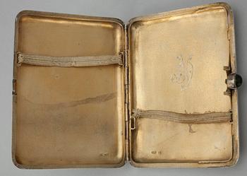 CIGARETTETUIER, 2 st, silver, Moskva 1927-1955 samt Helsingfors 1928. Tot. vikt 275 g.