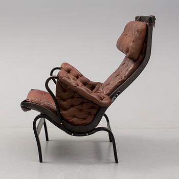FÅTÖLJ, "Pernilla", Bruno Mathsson för Dux, 1900-talets andra hälft.