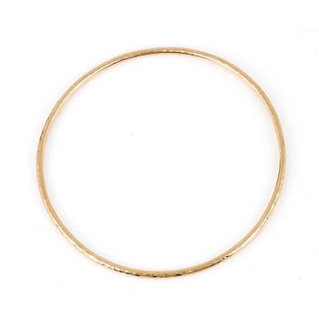 ARMRING, C G Hallbergs, Stockholm, 1923. 18K guld.