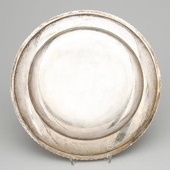 FAT samt SKÅL, silver, bland annat CG Hallberg, Stockholm, 1927. Totalvikt ca 360 gram.