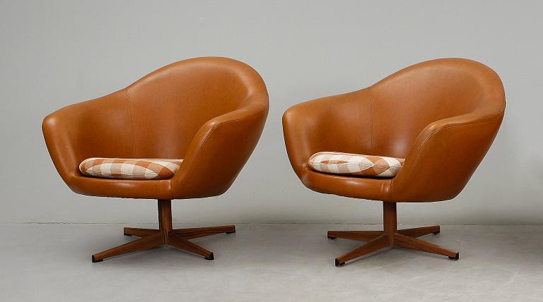 SNURRFÅTÖLJER, 2st, S.M Wincrantz Skövde, 1970-tal.