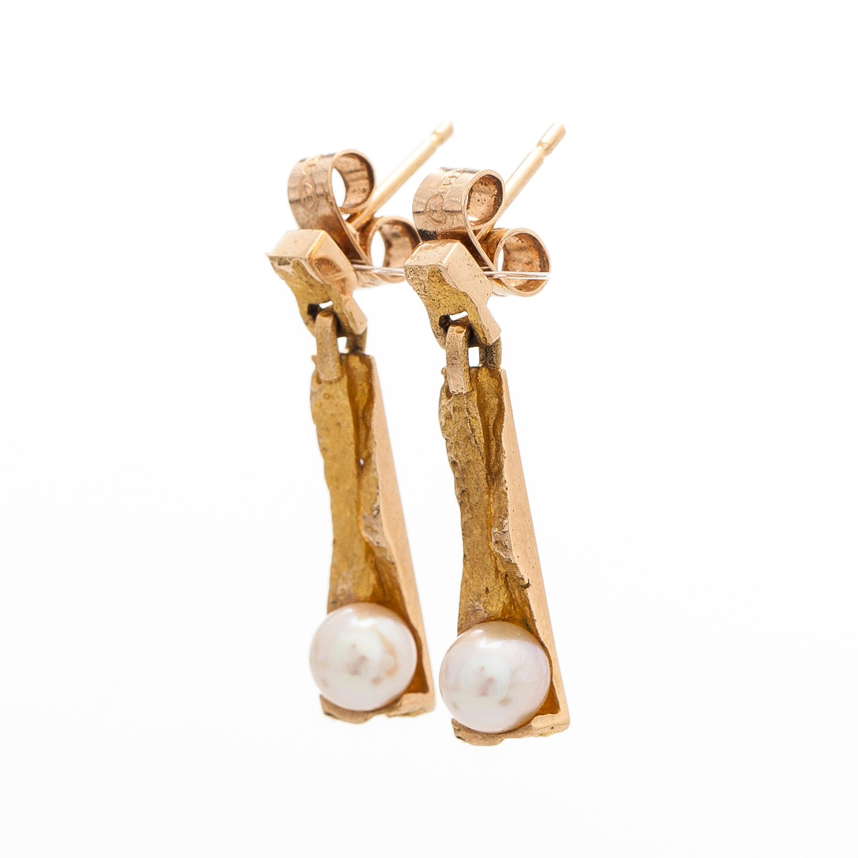 Björn Weckström, örhängen, "Pärltorn", 14K guld och odlade pärlor. Lapponia 1968.