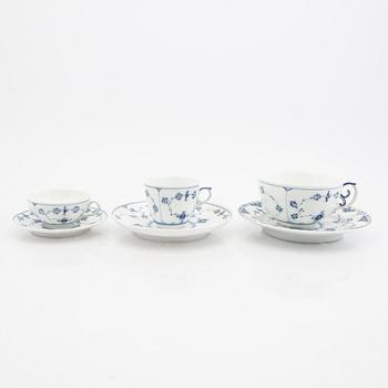 Service 52 dlr "Musselmalet" riflet, half and full lace Royal Copenhagen Denmark porcelain.