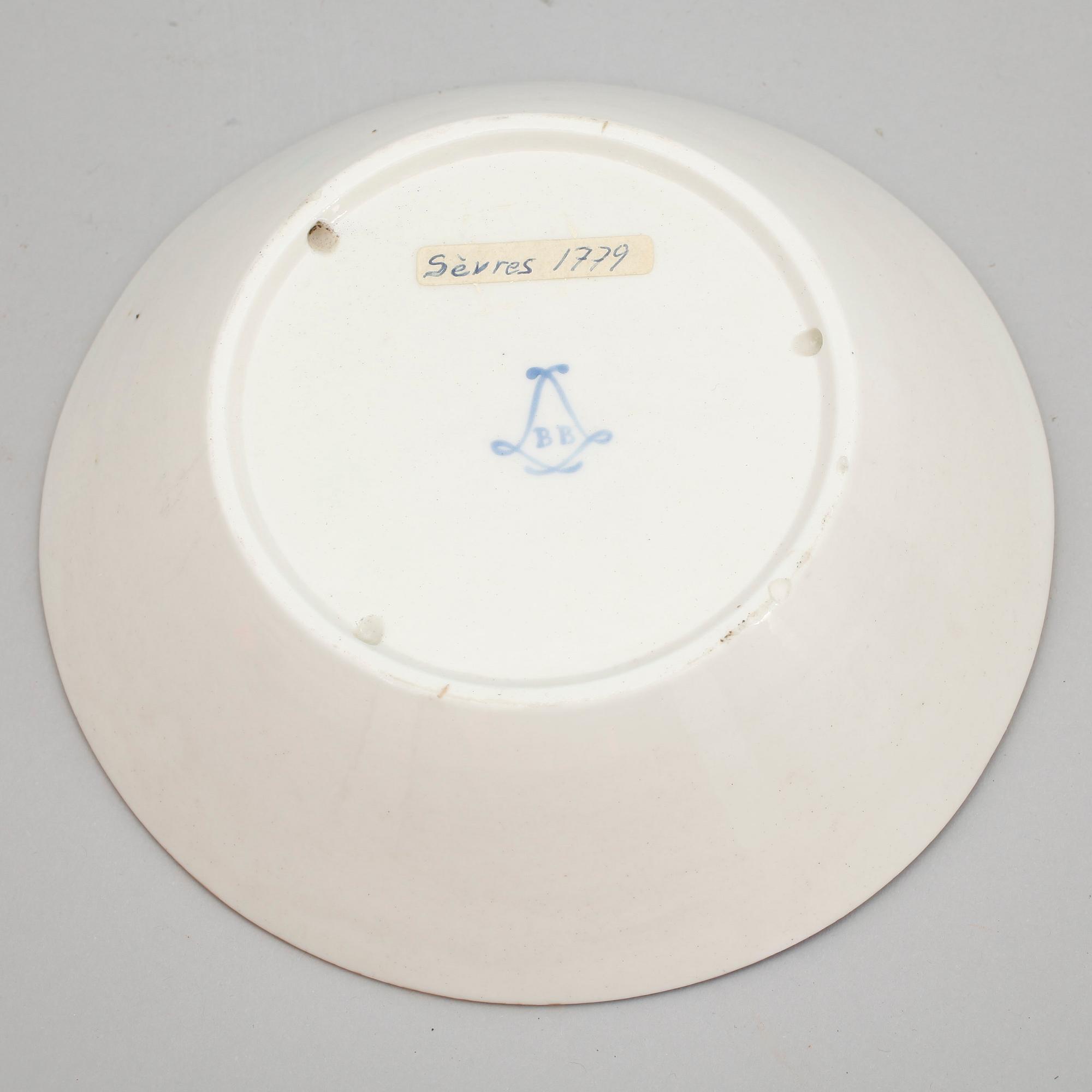 KOPP MED FAT, porslin, Sevres, Frankrike, 1800-tal.