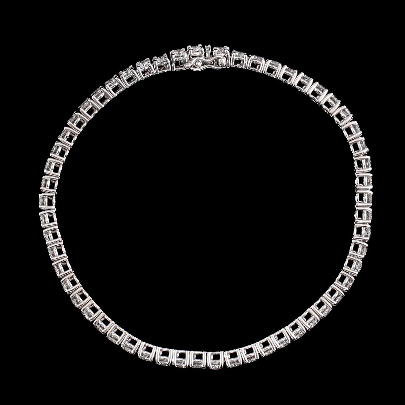 ARMBAND, 18 k vitguld, Rivière, 56 briljantslipade diamanter totalt 5.27 ct.