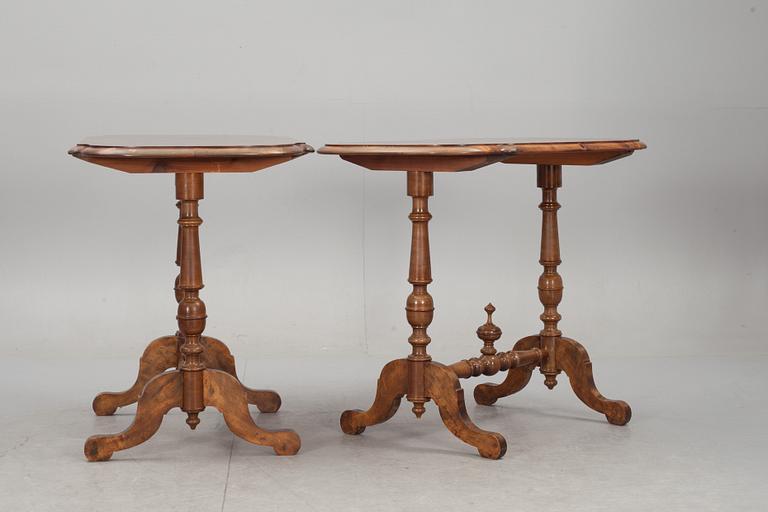 SALONGSBORD, ett par. Nyrenässans, sekelskiftet 1900.