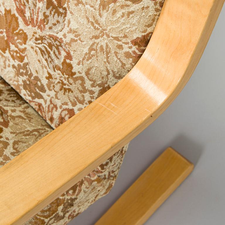 Alvar Aalto, fåtöljer ett par, modell 34 O.Y. Huonekalu- ja Rakennustyötehdas A.B. 1900-talets mitt.