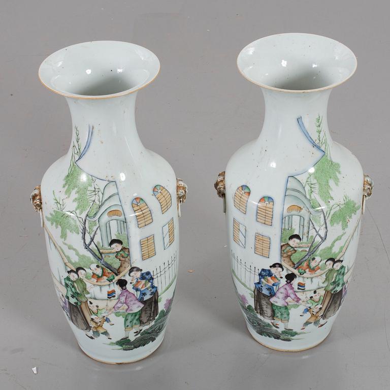 A PAIR CHINESE PORCELAIN  FLOOR VASES 20TH CENTURY.