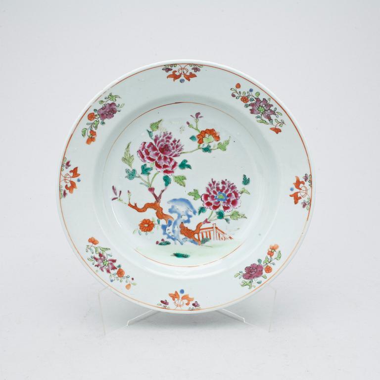 TALLRIKAR, 2+1+1 st, porslin Kina, Qing dynastin, Qianlong (1735-1796).