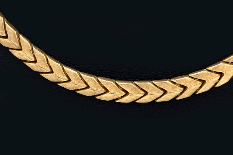 Necklace 18K gold, 28,6 g, approx 42 x 0,5 cm.