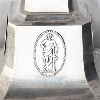 Pehr Zethelius, ljusstakar, ett par, silver, Stockholm 1796. Sengustavianska.