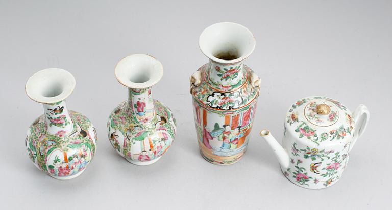 VASER, 3 st (2+1) samt TEKANNA, porslin, Kanton, Kina, 1800-tal.