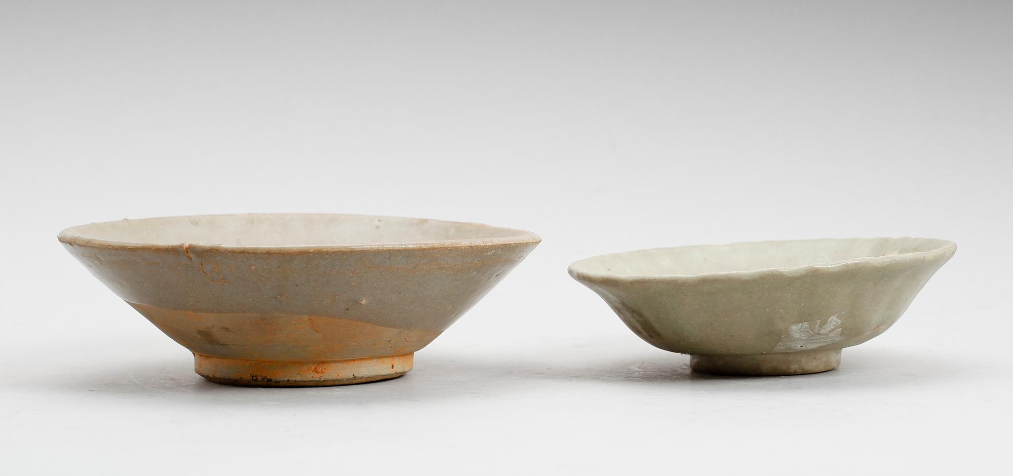 SKÅLAR, 2 st, lergods, Kina.