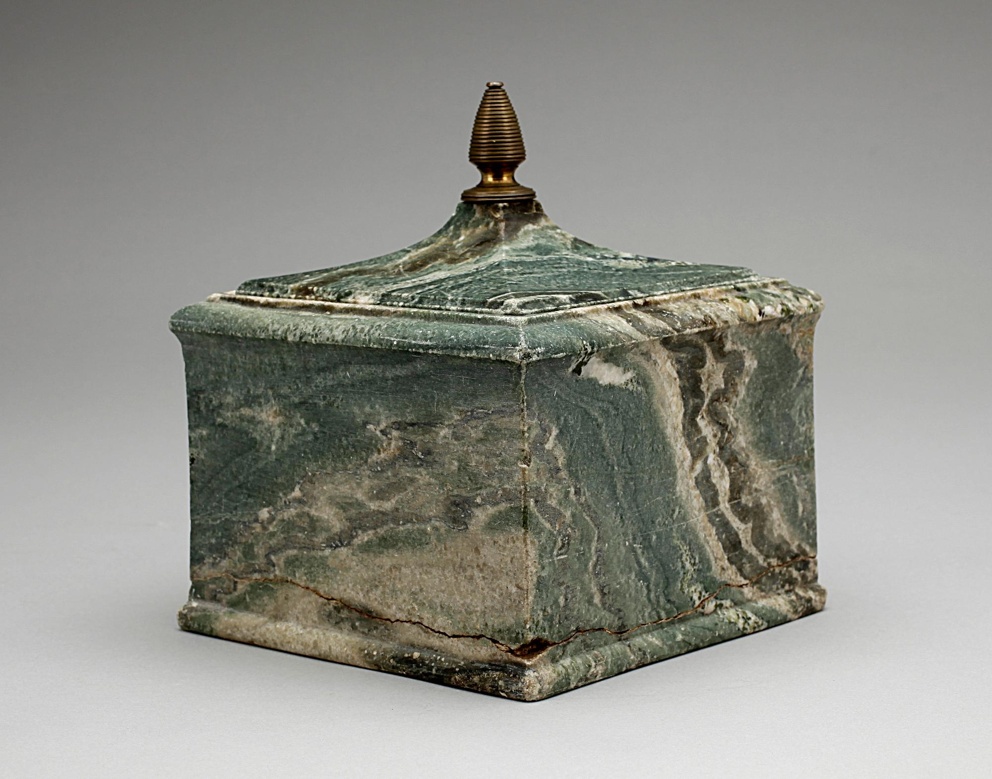 TOBAKSBURK, kolmårdsmarmor, Sverige 1800-tal.