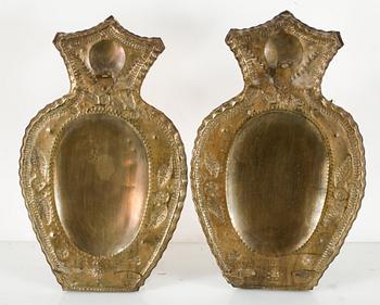 LJUSPLÅTAR, ett par, mässing, barockstil, 1900-talets första hälft.